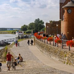 Rheinpromenade - Link öffnet seitenüberlagerndes Dialog-Fenster