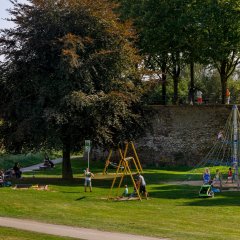 Spielplatz am Rhein