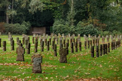 Ehrenfriedhof_Haldern_3500.JPG