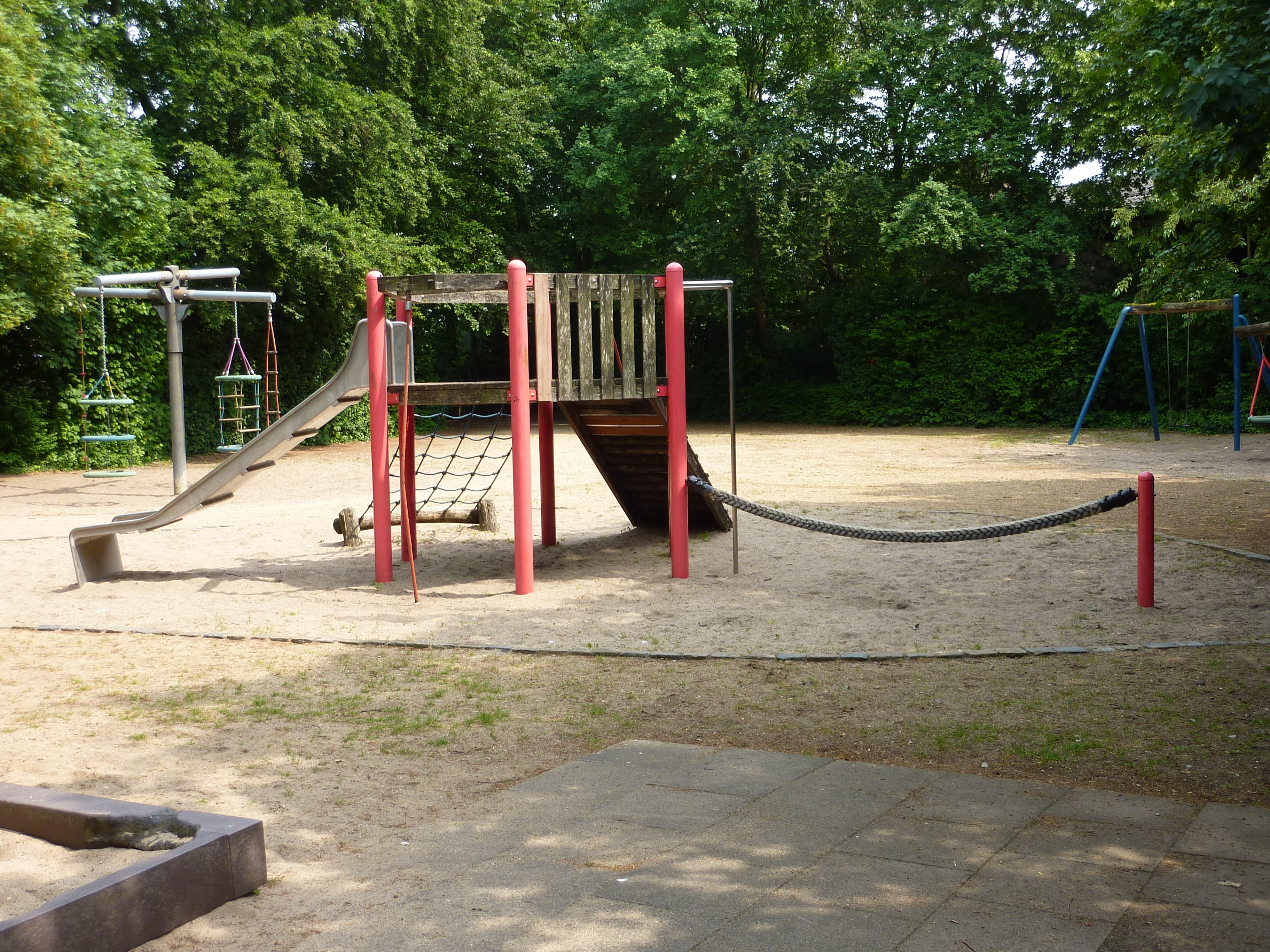 Spielplatz altes Amtshaus.JPG