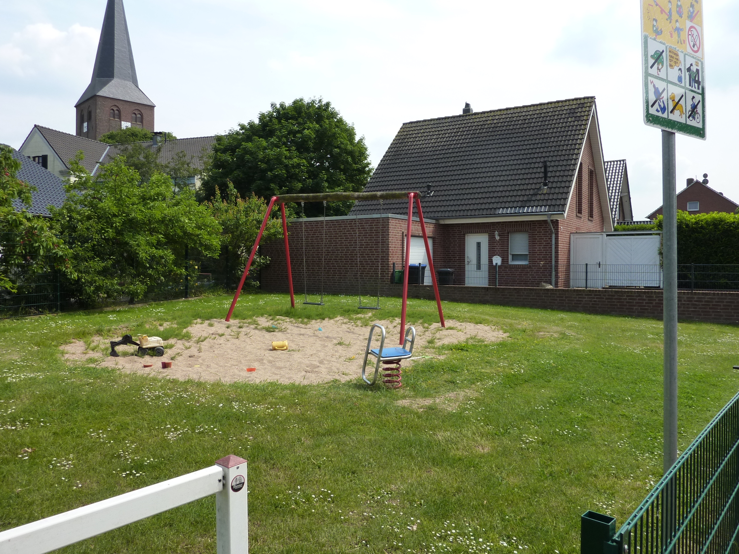 Spielplatz Neybenhof.JPG