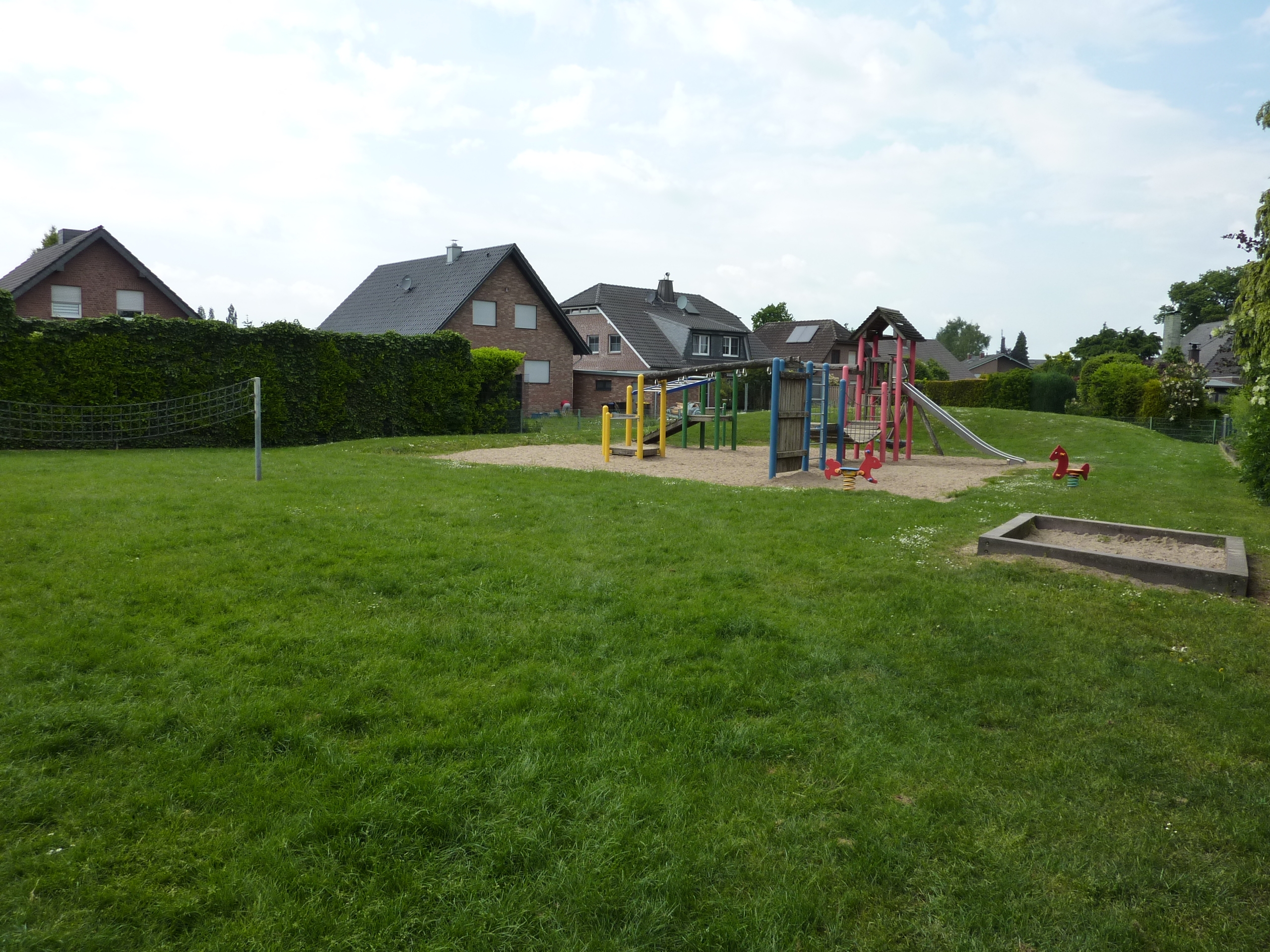 Spielplatz_Rotaugenweg.JPG