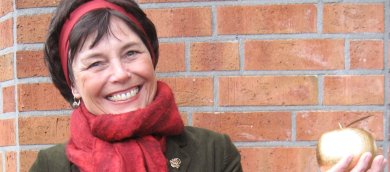 Doris Bauman mit Apel.jpg