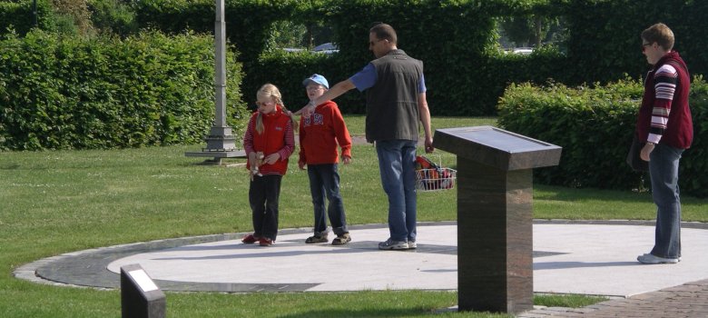 Sonnenuhr_im_Skulpturenpark.JPG