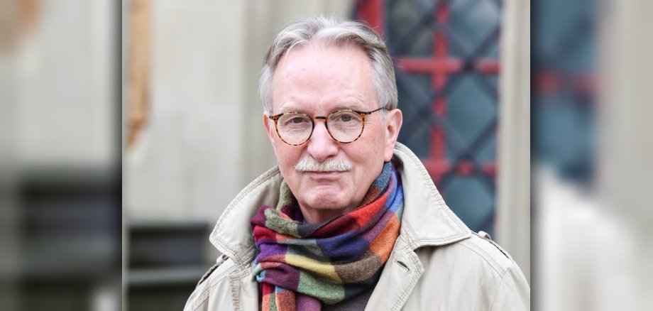 Dr. Veit Veltzke ist den Hanse-Rätseln in seiner Lesung auf der Spur. 