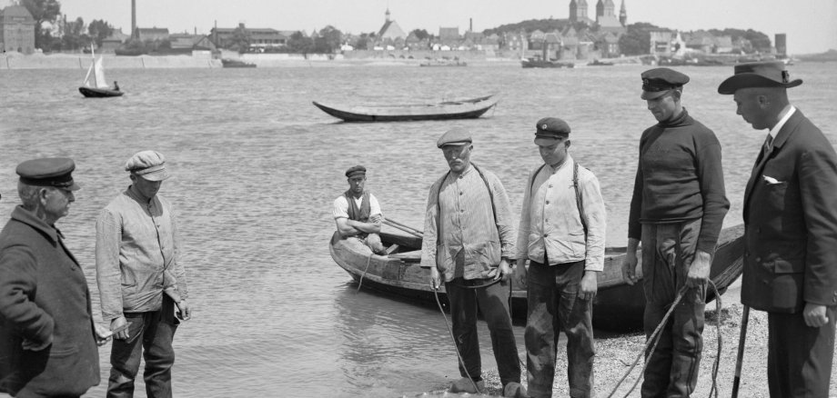 Knippenberg, Joseph, Störfang am Köteloorth unterhalb der Reeser Schanz, im Hintergrund die Stadt Rees